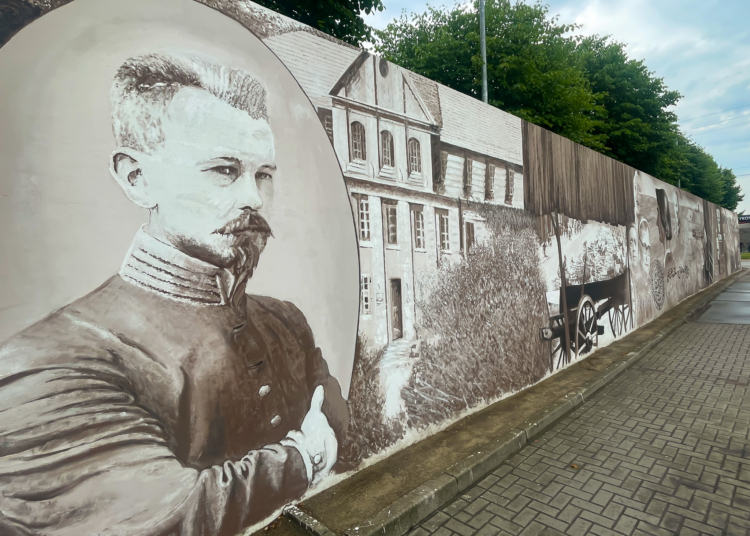 Drugi Historyczny Mural W Warcie Tym Razem Z Przyszywanym Dziadkiem