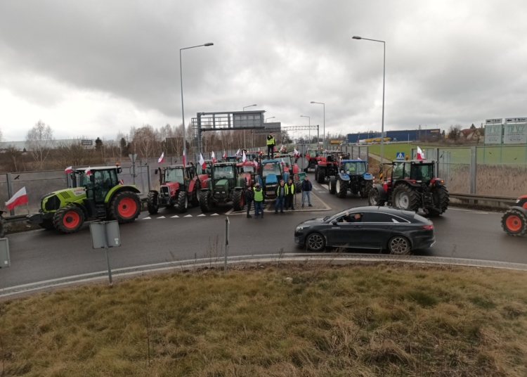 Protesty Rolnik W W Dzkiem Utrudnienia W Ruchu Zdj Cia Wideo