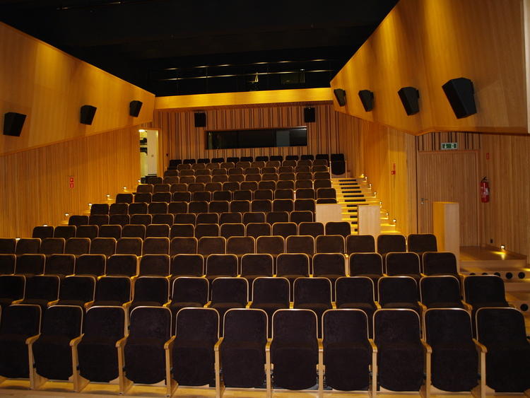 Pokaz filmów z Festiwalu Mediów "Człowiek w zagrożeniu" 1 10016 40d6dd70bc114e377476d8547a0cf034