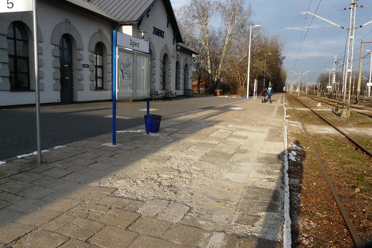 Niszczeje wyremontowany dworzec w Zgierzu 1 11532 2d245f8508c11f5198dcbeda2c37f83b