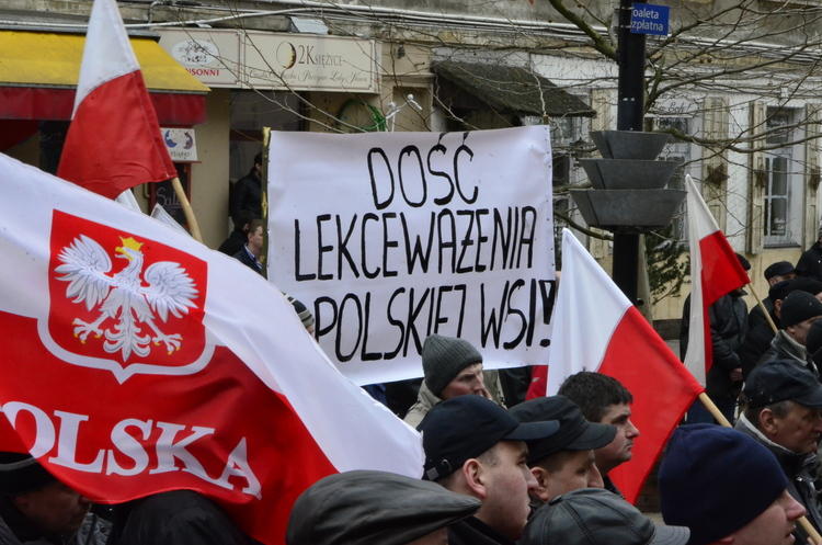 Rolnicy blokują drogi w Wieluniu i Łowiczu 1 11737 056e541bb75a749098892b6283f1702c
