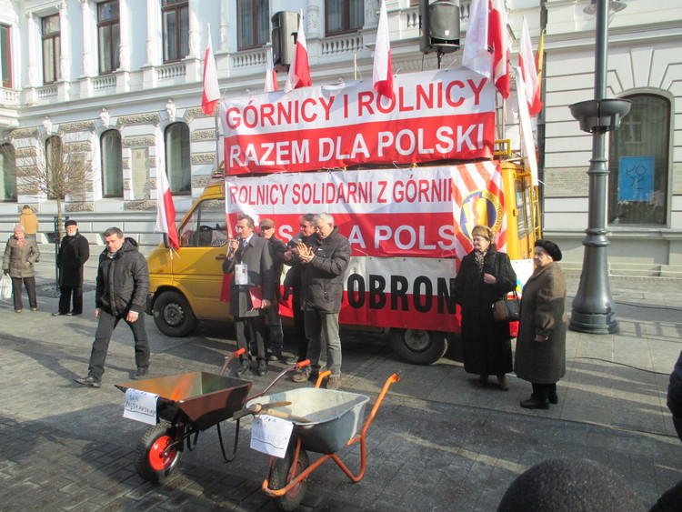 Protest na Piotrkowskiej. "Górnicy i rolnicy razem dla Polski" 1 11777 ac05e1595299b5fcf4fc09857d6340d2