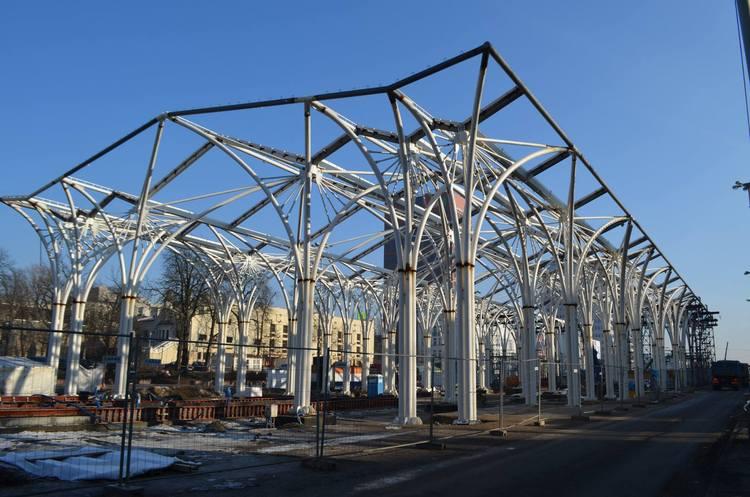 Trasa W-Z. Kończą montaż konstrukcji centrum przesiadkowego 1 12055 e4ed353c692a57208507bd11cf296c83