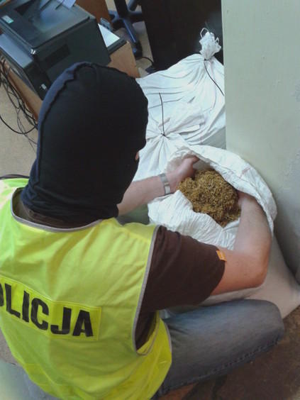 Policja przechwyciła 45 kg tytoniu niewiadomego pochodzenia 1 12620 c9106730b99455b692bc831bb963c9b8