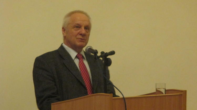 Stefan Niesiołowski do studentów SAN: Działanie Rosji powoduje, że koniunktura jest gorsza niż parę lat temu 2 12725 29dae71ba8467de16ed03220142ab218
