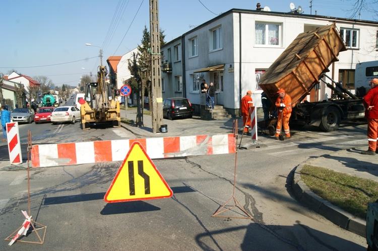 Łatanie dziur w Ozorkowie 1 12923 377731514df2681359a124ecb0a64758