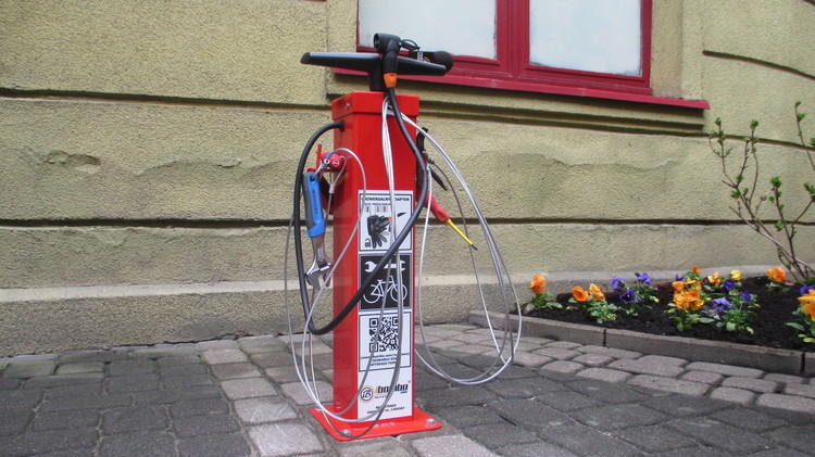 Nowa stacja naprawy rowerów przy Piotrkowskiej w Łodzi 1 13122 8786a469051885f59ee4651943a3d1d1