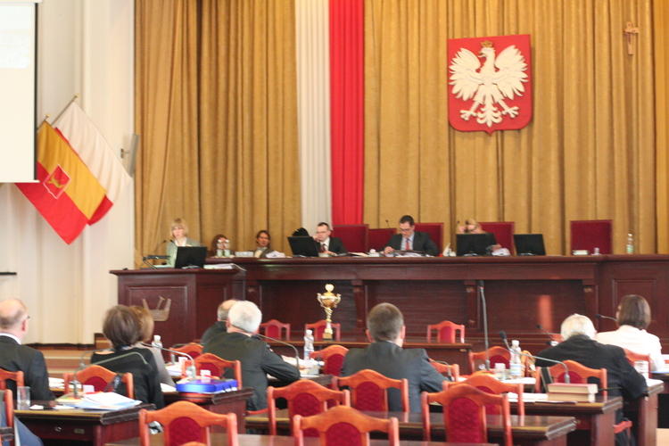 Sesja nadzwyczajna. Prezydent Zdanowska: "To łodzianie zdecydują czy chcą wiaduktu" 1 13798 095cc0c56fca73475a3462c78be8a636