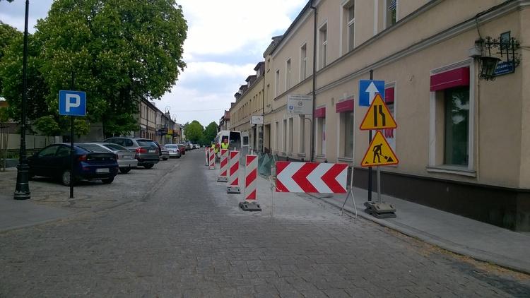 Sieradz. Frezują Warszawską, utrudnienia 2 14560 48d277b1edb8fd7c01fb5c9eee5d5b90