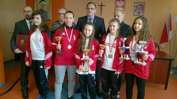 13-latka z Sieradza mistrzynią Europy w karate 1 14663 b1bf0c0112b8c81a28f915ec99ea115b