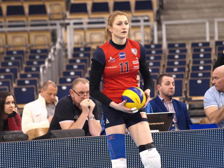 Polki ograły Włoszki. Niezła Pycia 1 15620 b5c910db7fb177f5bfc8c417ea79563e