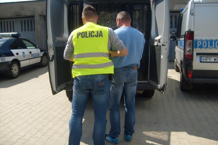 Bandyci porwali i pobili mężczyznę ze Strykowa 1 16378 8aac6f26ee5cf7614d8ca4ab6f539f9b