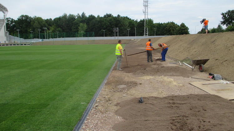 Ostatnie prace na stadionie i sprzedaż biletów na mecz otwarcia 1 16420 e0d207e0636b6dcbf80d2558ee3b8487