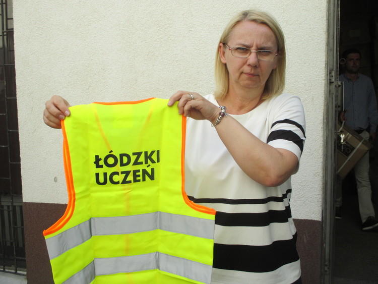 Bezpieczny łódzki uczeń. Kamizelki odblaskowe dla najmłodszych klas 1 17464 52c5ef5c1c650b60d88de0deb8c8177a