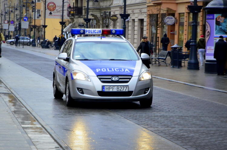 Ukradł torebkę, pieniądze i kody referendalne 1 17972 84c3f56de9eb8001d1627783c94bb0af