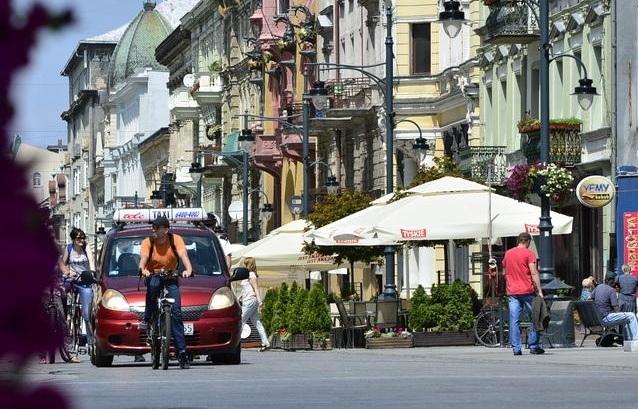 Taksówki na Piotrkowskiej. Radni: "Kierowcy parkują nielegalnie" 1 18119 5b1f605867c3dfe637ea12dba398b0cf