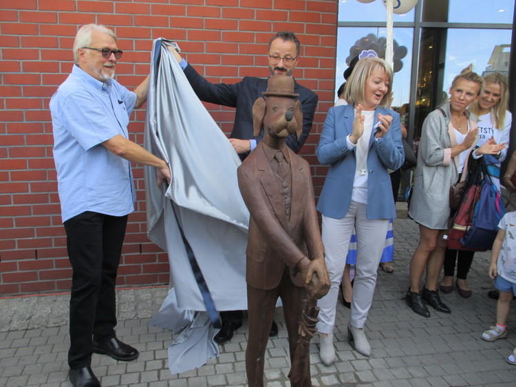 Ferdynand Wspaniały przed Galerią Łódzką 1 18168 b35a77dbefa6ba53d6a4f4ab3bd1ea1b