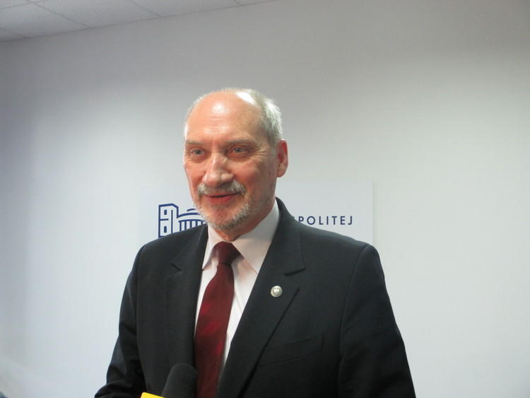 Antoni Macierewicz: Przy przetargu na Caracala złamano prawo 1 18556 5076329b472935cbfff021b6f5e59fce