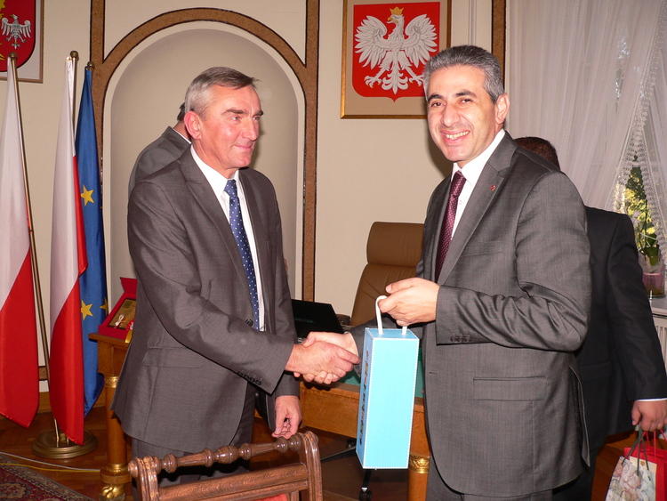 Ambasador Armenii w Skierniewicach 1 18874 5b41f9833679918030d4f16c03a82d22