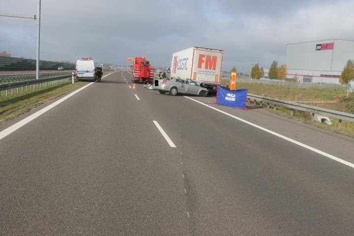 Śmiertelny wypadek na A2. Nie żyje kobieta 1 19347 779d8dac2d537a5f432192c2525cafb4