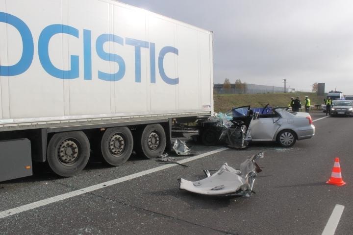 Śmiertelny wypadek na A2. Nie żyje kobieta 2 19347 acc7bfaac28be2c0728ed48b794b7551