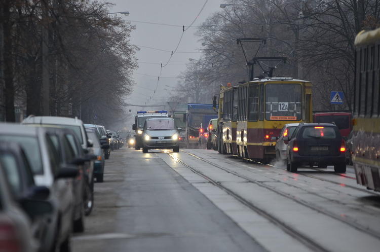 Uwaga kierowcy! Zakaz parkowania na Narutowicza, wydzielony pas dla tramwajów 1 20250 914ae59494c031b5aa233dd9af65e95a