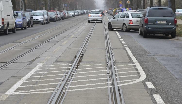 Uwaga kierowcy! Zakaz parkowania na Narutowicza, wydzielony pas dla tramwajów 2 20250 df9e9db4d6fbad47283bede452ad429e