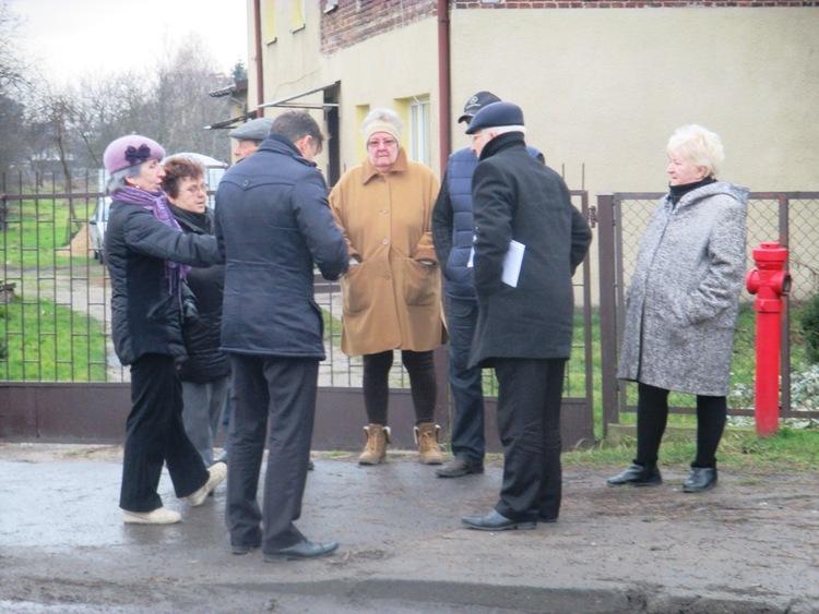Ulica Młodzowska w Radomsku tonie w śmieciach 2 21219 bfe8abfe4225fcfd4f150afaaadef0b3