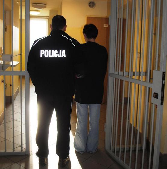 Ugodziła nożem partnera, odpowie za zabójstwo 1 21274 6c82fdddedfe285a614306157576de84