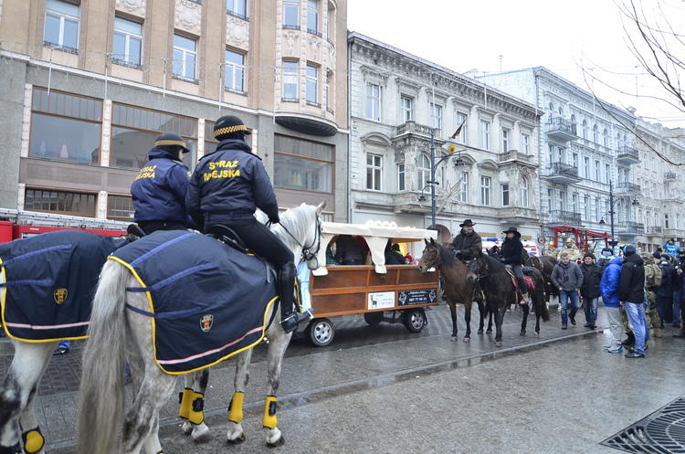 WOŚP na Piotrkowskiej w Łodzi. "Zebraliśmy dużo pieniędzy" 1 21475 fa701dfc5fa3adab0406c00974e71179