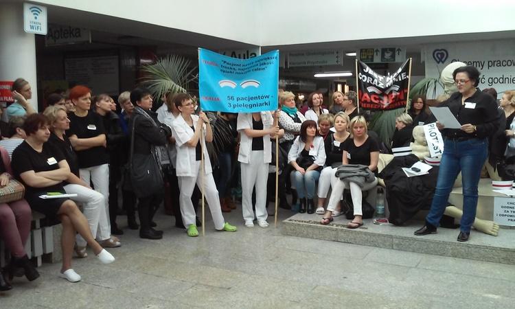 Koniec protestu pielęgniarek z ICZMP 1 22414 3a5c2f826196e73fa07b5952b6a3784f