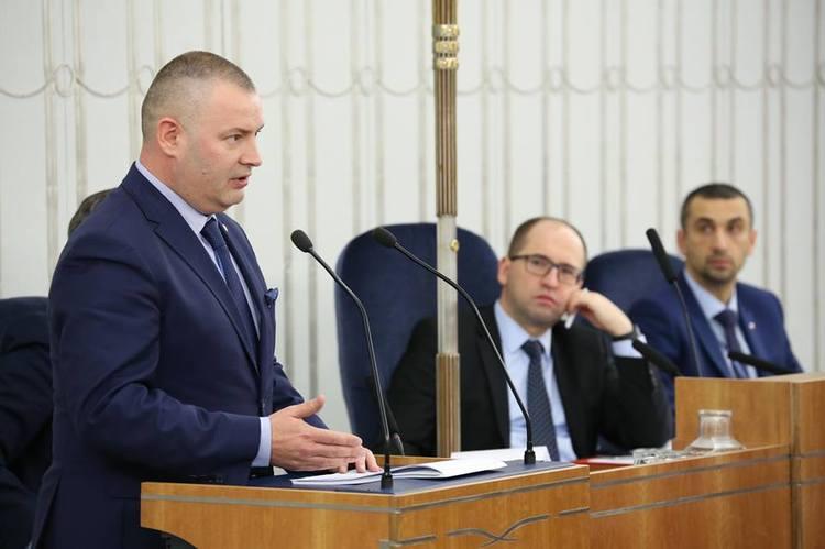 Senat przyjął ustawę o programie "Rodzina 500 plus" 1 22515 345bda5a9d3c753b1aa7477ff3b3641c