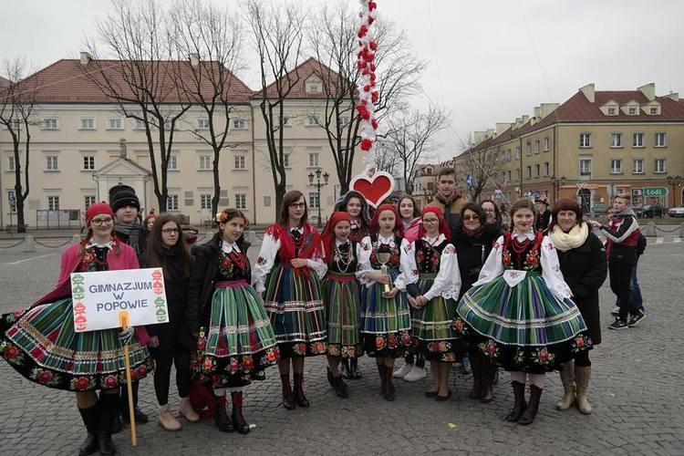 Najpiękniejsza palma łowicka pochodzi z Popowa 1 23592 993da8ba021ff25cb3ed1cbcf15fcfb4