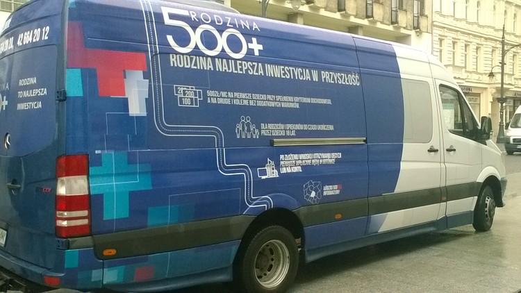 Program "Rodzina 500 plus". W Łódzkie wyruszył specjalny bus 1 23890 54b64066e964403738ce0d2fc65ac40b