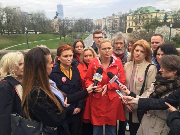 "Ratujmy kobiety". Zbiórka podpisów pod projektem ustawy aborcyjnej 1 24129 e93938e9311103c198d228db2893838d
