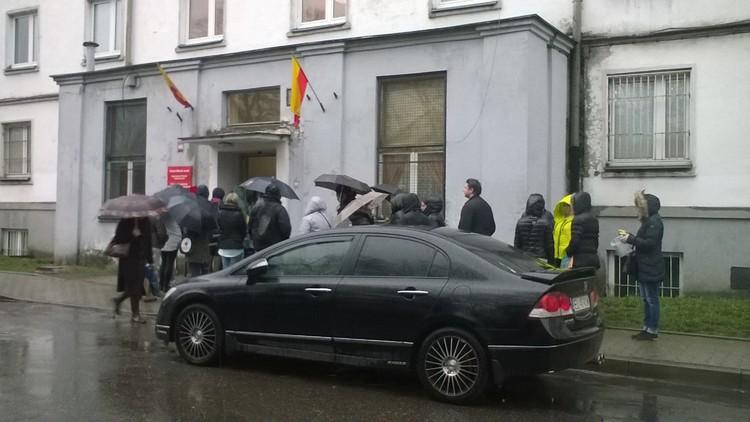 W Łodzi wypłacono pierwsze pieniądze z programu "Rodzina 500 Plus" 1 24180 15f62b9bcdd65fbc3f24b005e9dc252c