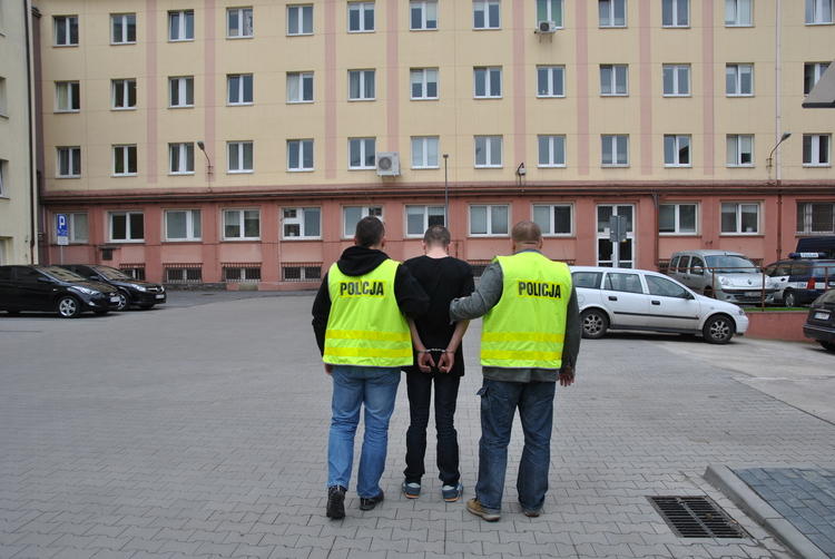 Bezdomny włamywał się do parkomatów. Został zatrzymany 1 24211 f4b917dff49d71d6b3e46d36b62bed16