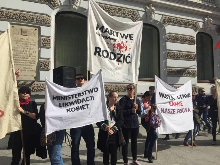 "Absurdy i barbarzyństwo". Marsz przeciw zmianom w prawie aborcyjnym 1 24300 81691a73db58a0ae4f02e34bbe2e1dc8