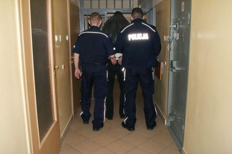 Zatrzymany pod Bełchatowem za dziecięcą pornografię 1 24344 8a7939c7c5d1e3fb1a180c4ca342af89