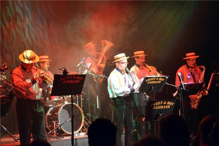 Swingowe szaleństwo z grupą Sweet & Hot Jazzband 1 24585 272ce7a161f92b3be12b409eb150ae0b