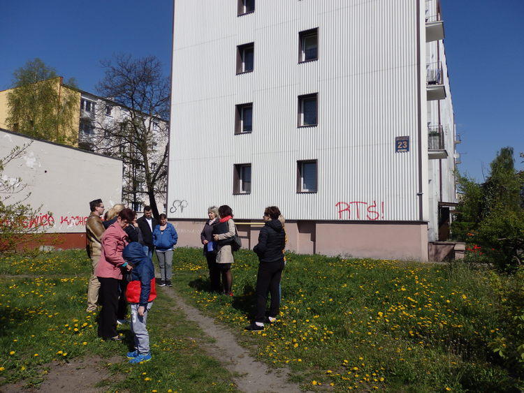 Gdzie się bawić? Plac zabaw potrzebny od zaraz 1 24629 8444d545987e185e988c0115f8026ec4