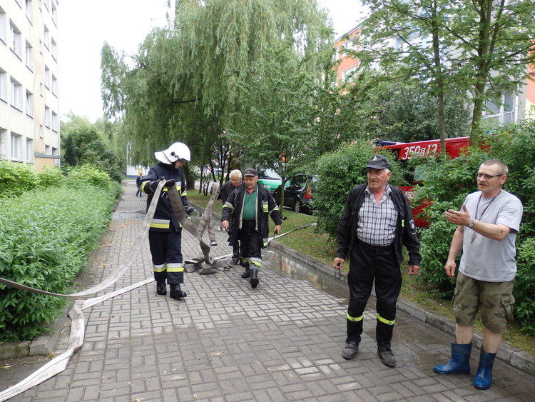 Ulewy w Skierniewicach. Zalany market, domy i piwnice 1 25525 e2ee21ba3b194d910febede5176f86d1