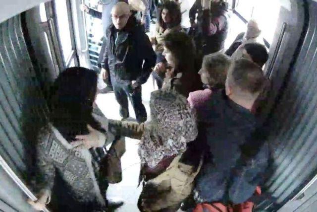 Znieważył i kopnął obywatelkę Algierii 1 25990 829ea9859979ee63ddc1a543d2fa7cd0
