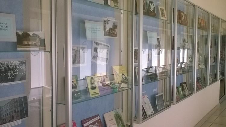 Święci i błogosławieni na wystawie w łódzkiej bibliotece 1 26621 248af3f86d5d3d42c8914fab5ee606a6