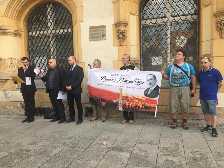 Chcemy prawdy o Wołyniu. Manifestacja pod siedzibą PiS w Łodzi 1 26638 bbb3e203981851b675b8c855246c1ba8