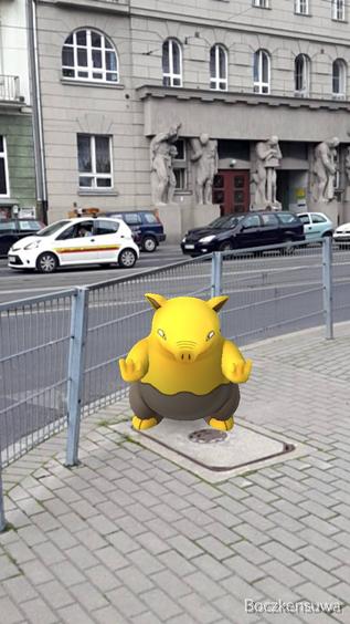 Gra "Pokemon Go" robi furorę. Policja: "To może być niebezpieczne" 1 26824 418911bf41adf665332446a80cf34985