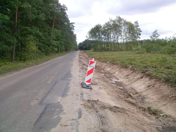 Droga z Annopola Nowego do Zamłynia zamknięta 1 26953 1057e4a3a950c41920b24624a12e5147