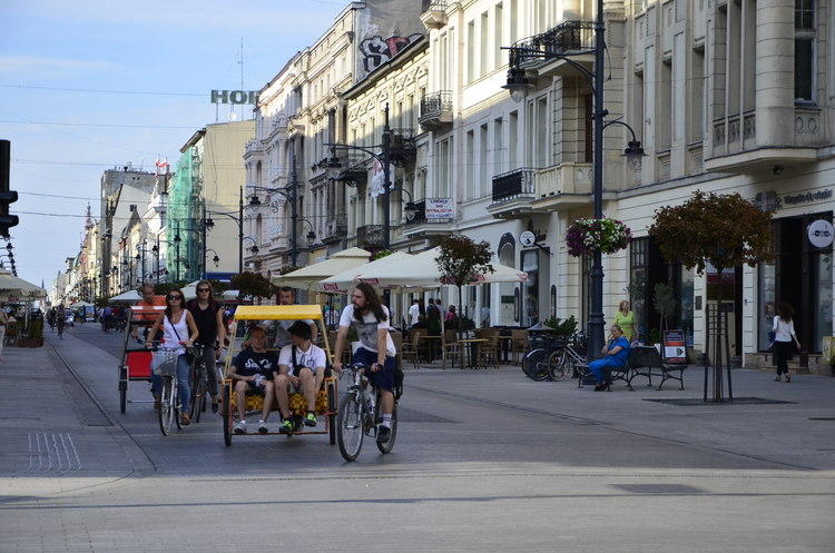 Realizacja zapisów o parku kulturowym. Reklamy znikają z Piotrkowskiej 1 27093 59b20787ba7e50ca55e84882a3a2d6c2