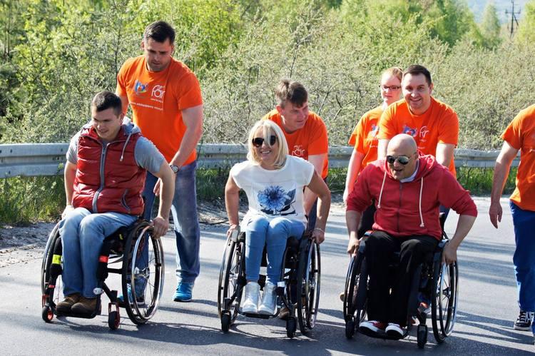 ''Zdobywamy Górę Kamieńsk''. Integracyjny bieg dla niepełnosprawnych 1 27110 a0a6ffab12ab51002756a777da2ec9da