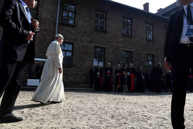 Trzeci dzień wizyty papieża Franciszka w Polsce. Odwiedził Auschwitz-Birkenau 2 27150 d53b3c334a5cf1757f752fab76d94dcf
